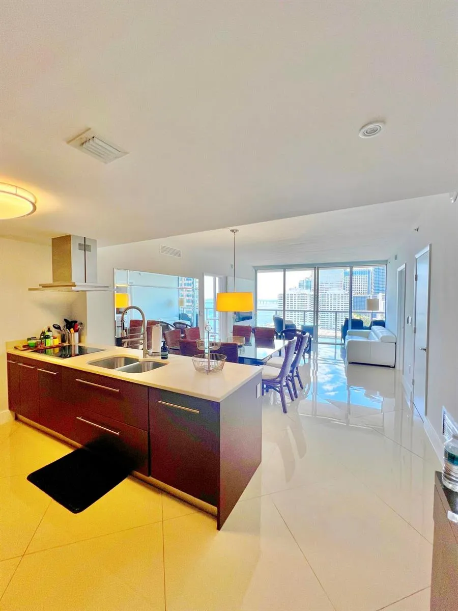 495 BRICKELL AVENUE #1605 Miami, FL 33131