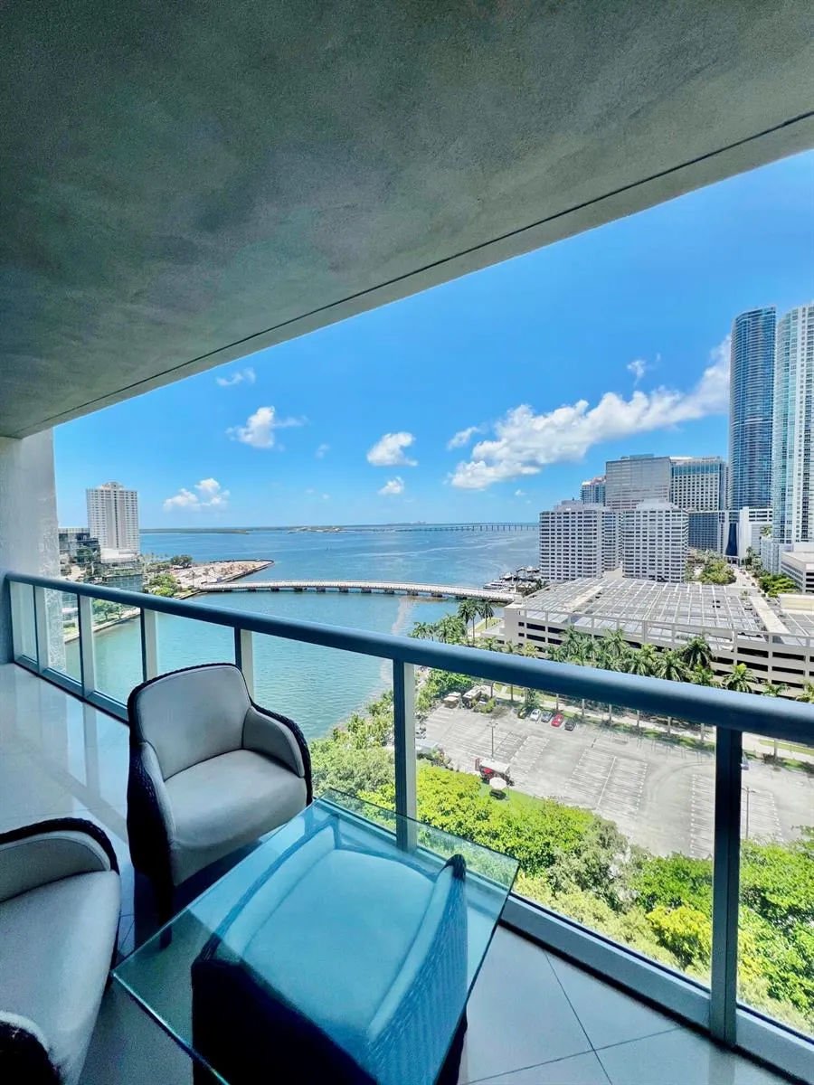 495 BRICKELL AVENUE #1605 Miami, FL 33131