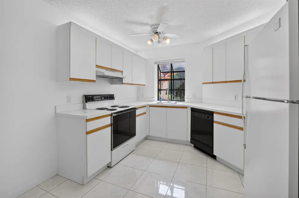 5187 Europa Drive #F Boynton Beach, FL 33437