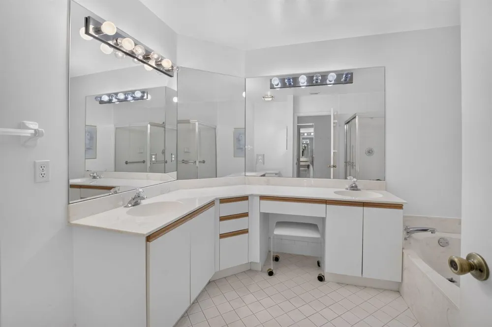 5187 Europa Drive #F Boynton Beach, FL 33437