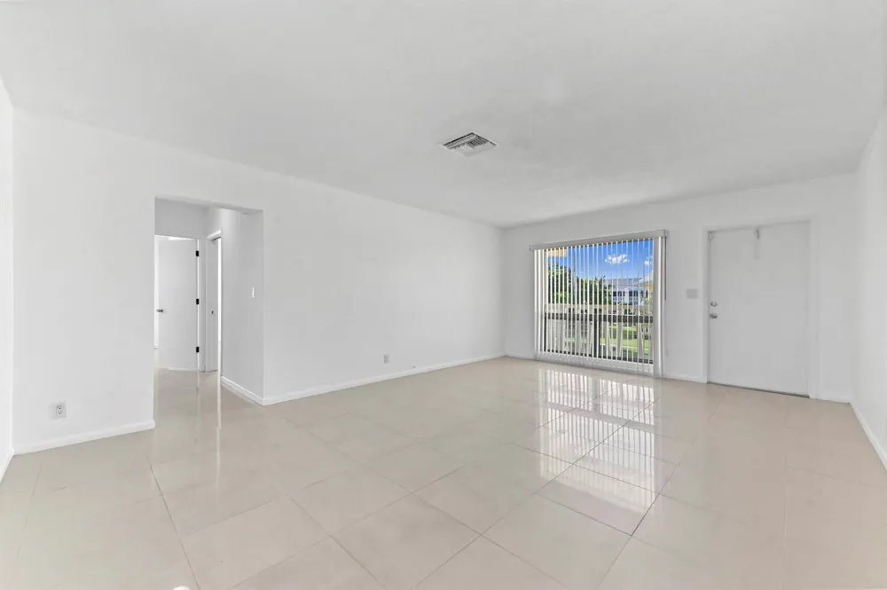 2755 NE 28th Avenue #F-1 Lighthouse Point, FL 33064