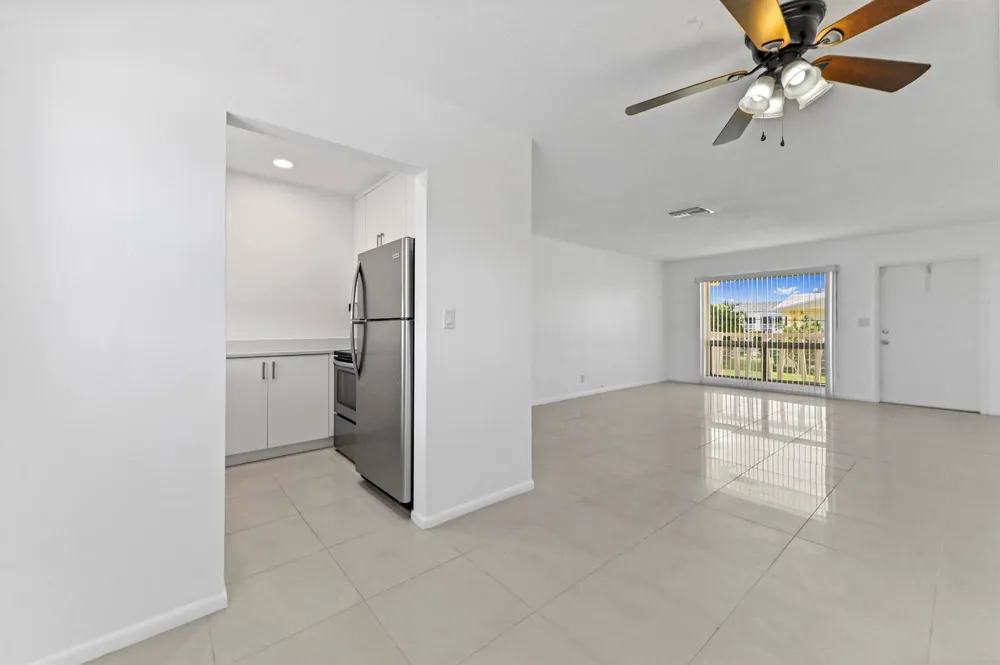 2755 NE 28th Avenue #F-1 Lighthouse Point, FL 33064