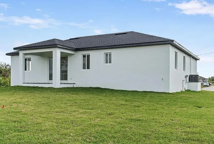 13438 Mcintosh Avenue Port Charlotte, FL 33981