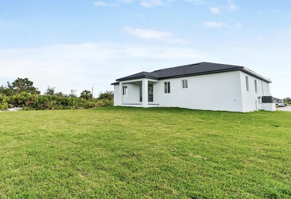 13438 Mcintosh Avenue Port Charlotte, FL 33981