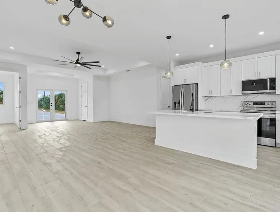 13438 Mcintosh Avenue Port Charlotte, FL 33981