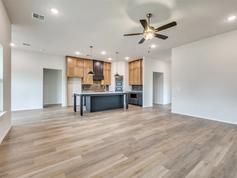 7613 E 89th Street Owasso, OK 74055