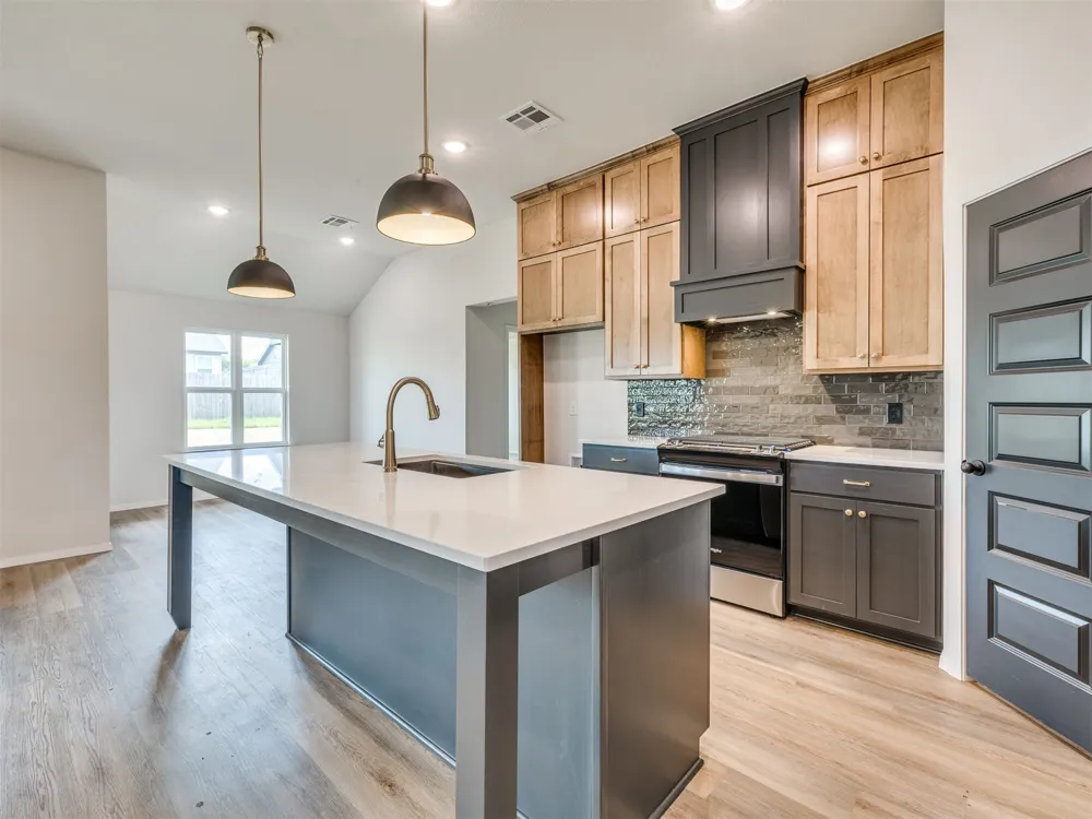 7613 E 89th Street Owasso, OK 74055