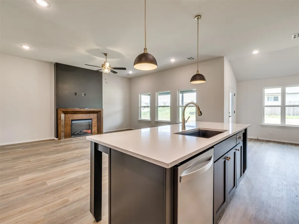 7613 E 89th Street Owasso, OK 74055