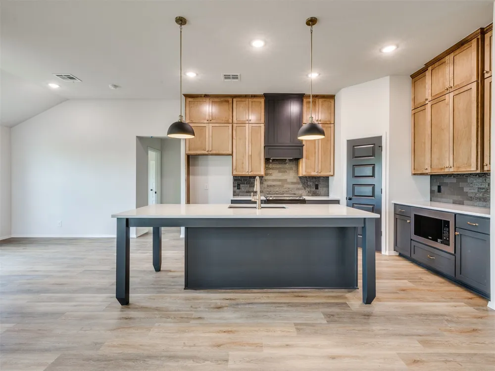7613 E 89th Street Owasso, OK 74055