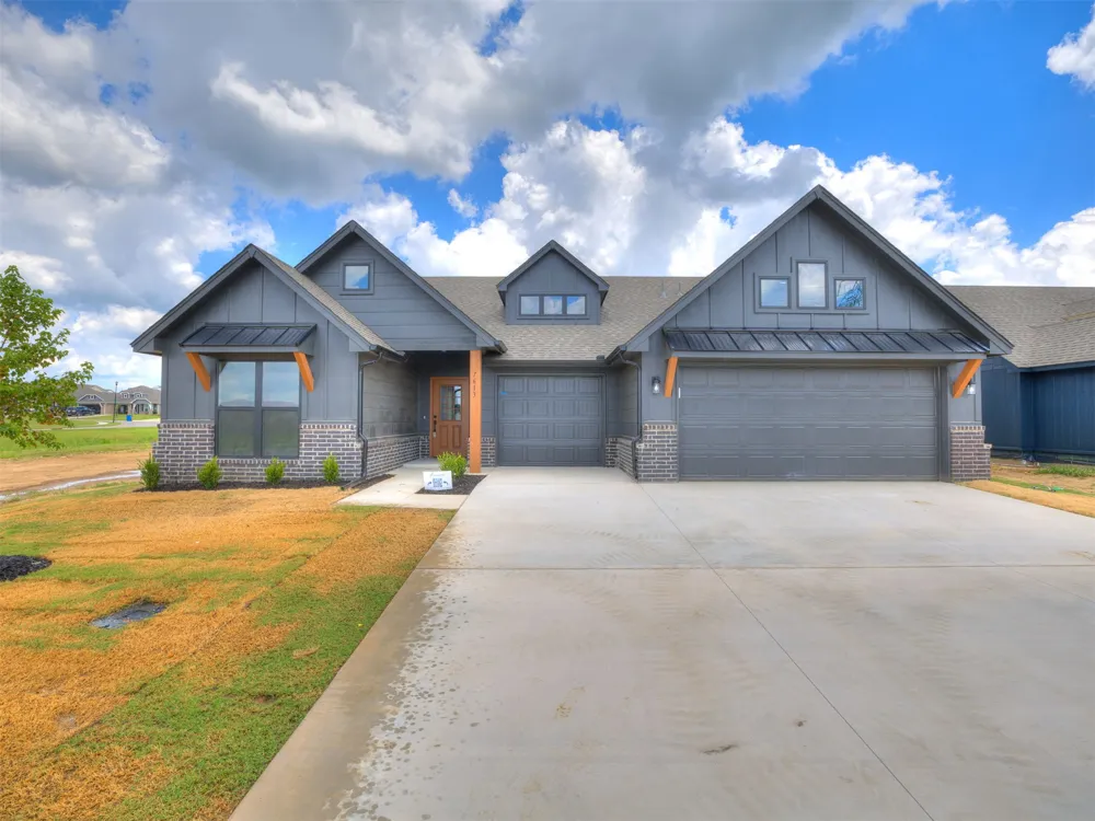 7613 E 89th Street Owasso, OK 74055