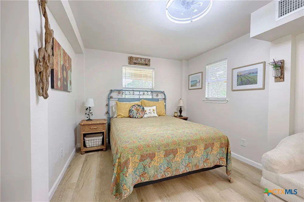 207 Hickory Drive Sheridan, TX 77475