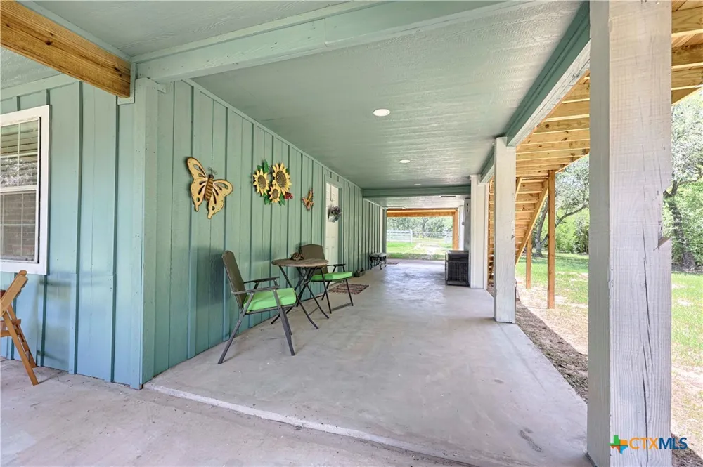 207 Hickory Drive Sheridan, TX 77475