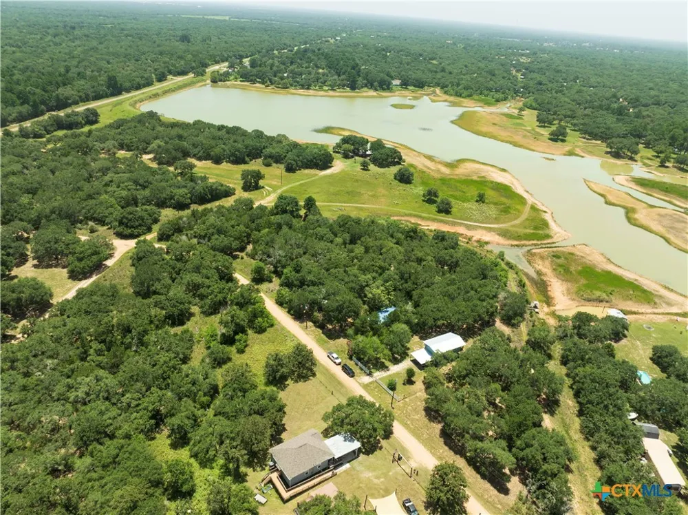 207 Hickory Drive Sheridan, TX 77475