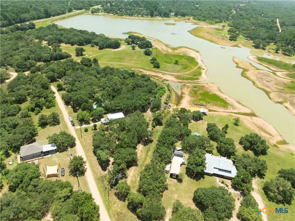 207 Hickory Drive Sheridan, TX 77475