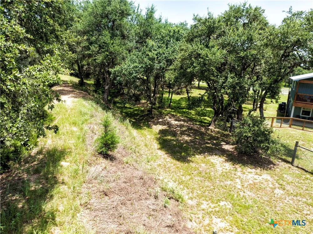 207 Hickory Drive Sheridan, TX 77475