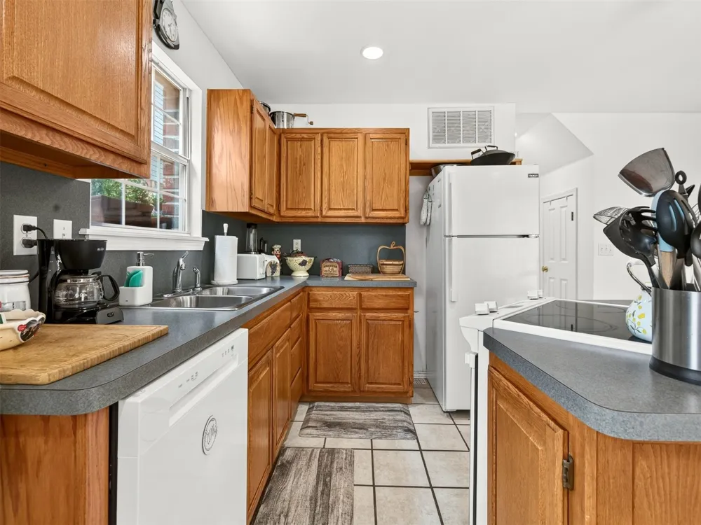 308 W K STREET Jenks, OK 74037
