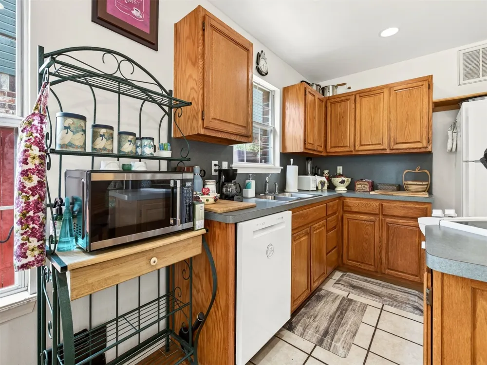 308 W K STREET Jenks, OK 74037