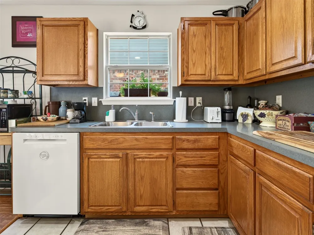 308 W K STREET Jenks, OK 74037