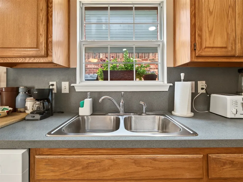 308 W K STREET Jenks, OK 74037