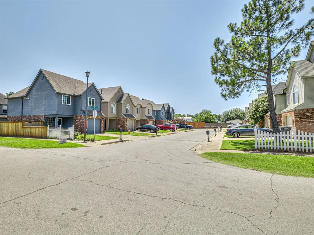 308 W K STREET Jenks, OK 74037