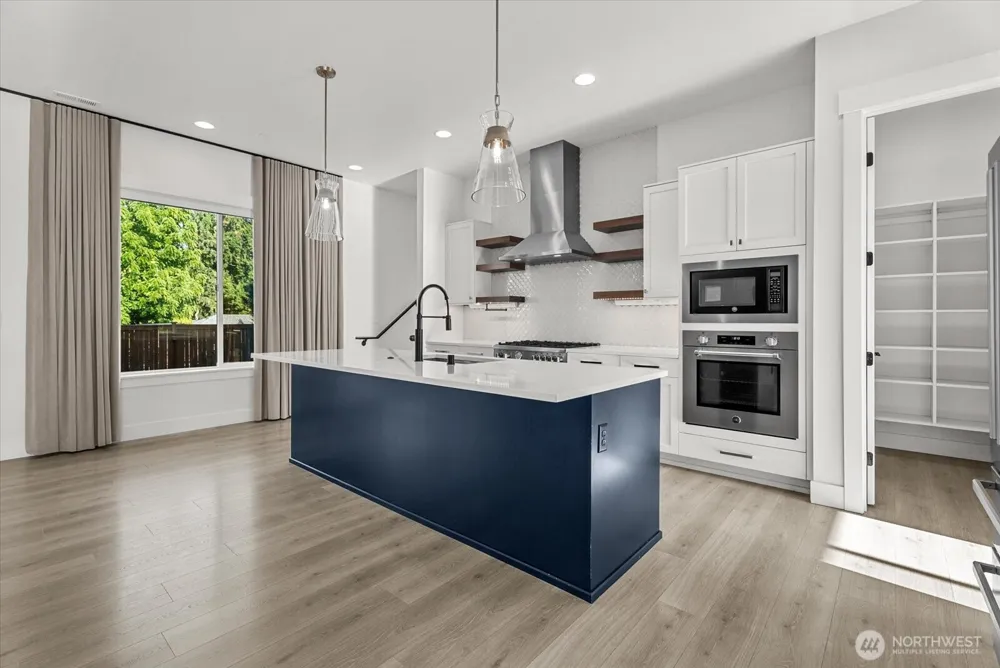 16914 1st Place S Burien, WA 98148