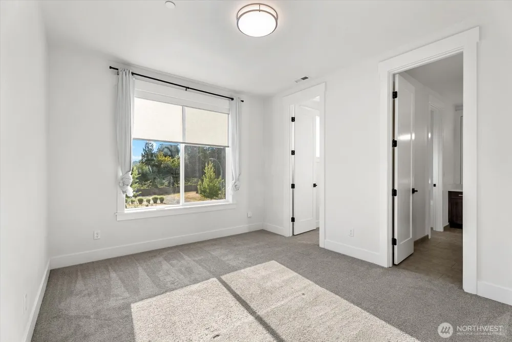 16914 1st Place S Burien, WA 98148