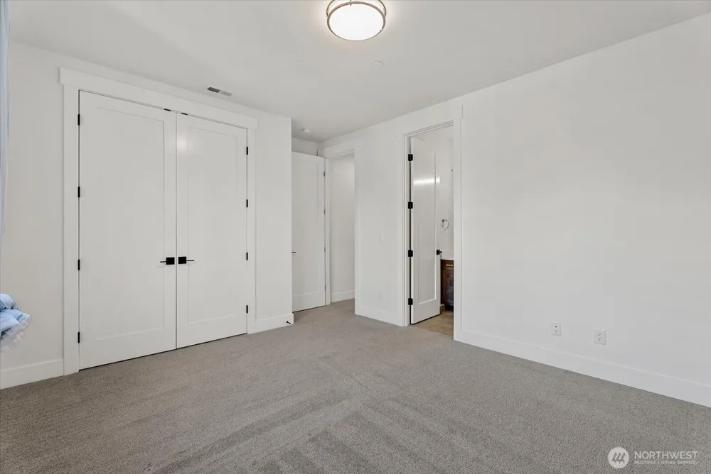 16914 1st Place S Burien, WA 98148