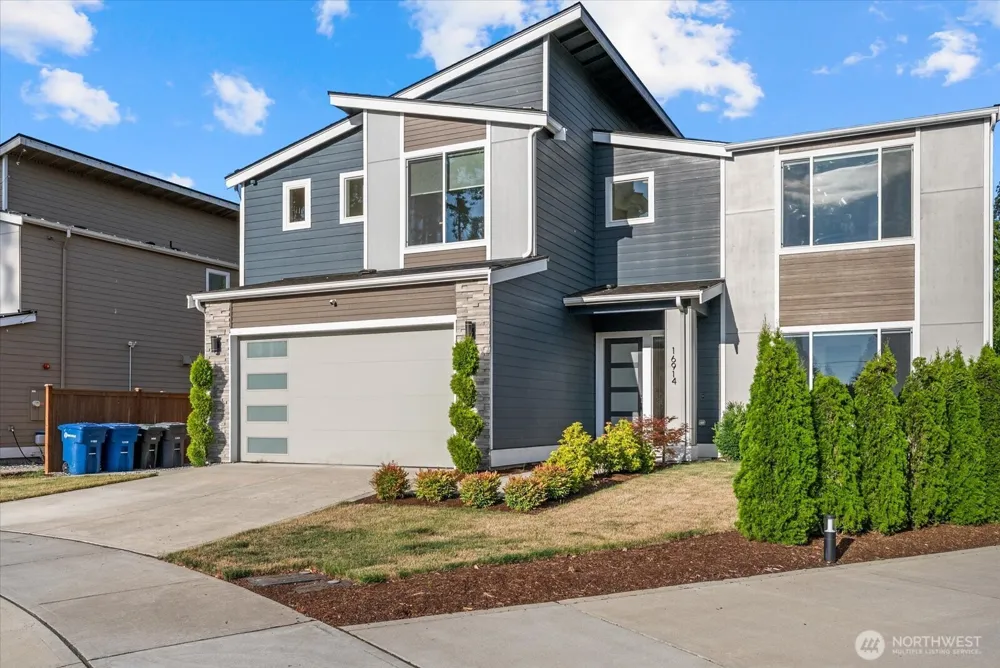 16914 1st Place S Burien, WA 98148