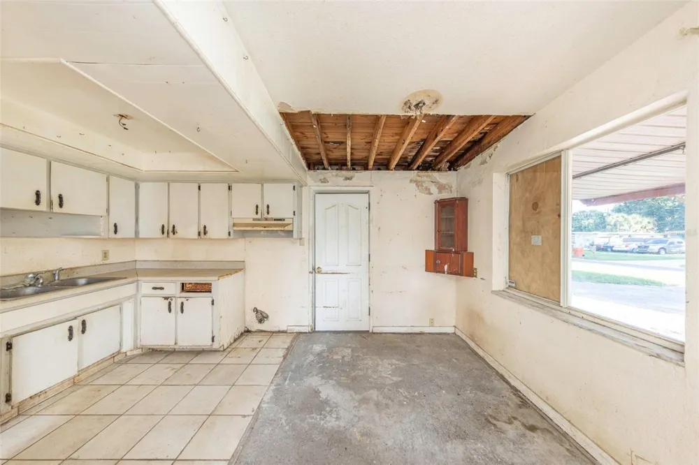 8528 92ND TERRACE Seminole, FL 33777