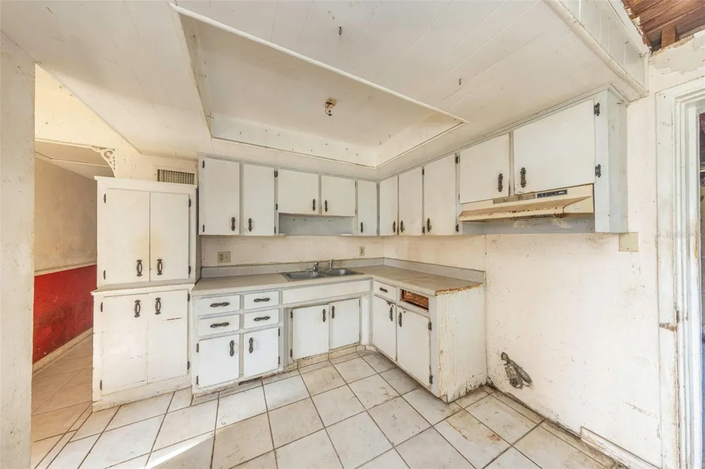 8528 92ND TERRACE Seminole, FL 33777