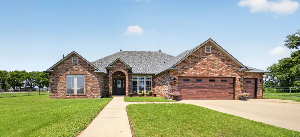 9728 S 431 ROAD Chouteau, OK 74337