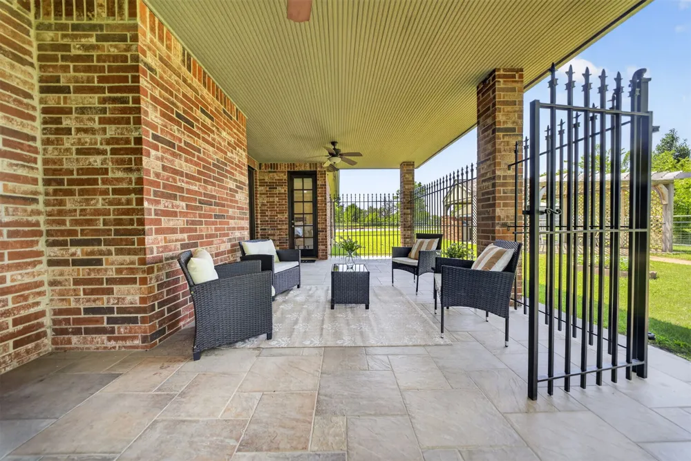 9728 S 431 ROAD Chouteau, OK 74337