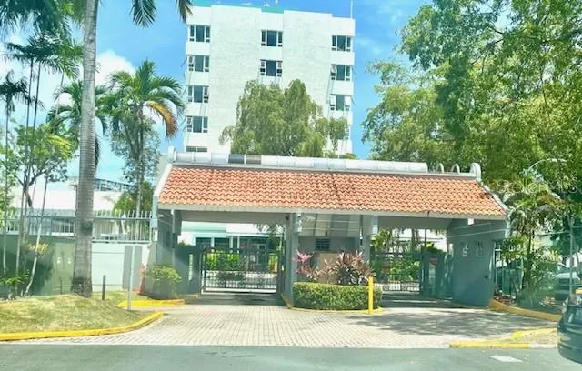 5870 JOSE TARTAK STREET #B1 Carolina, PR 00979