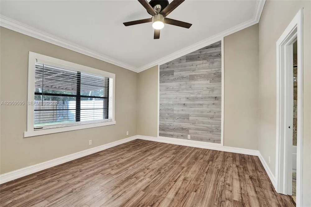 8204 SW 12th St North Lauderdale, FL 33068