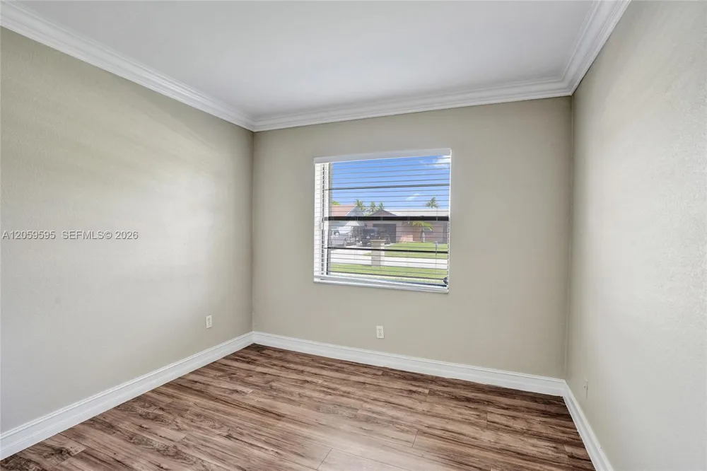 8204 SW 12th St North Lauderdale, FL 33068