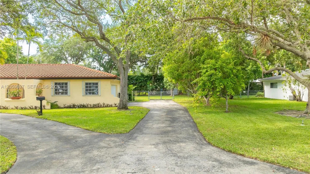 8520 SW 119 Street Unincorporated Dade County, FL 33156