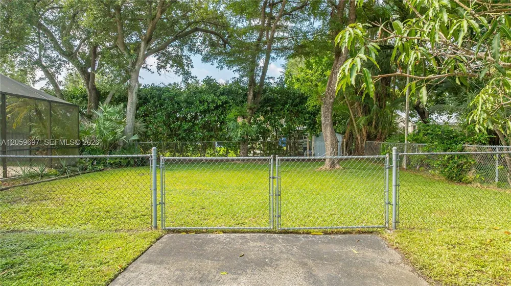 8520 SW 119 Street Unincorporated Dade County, FL 33156