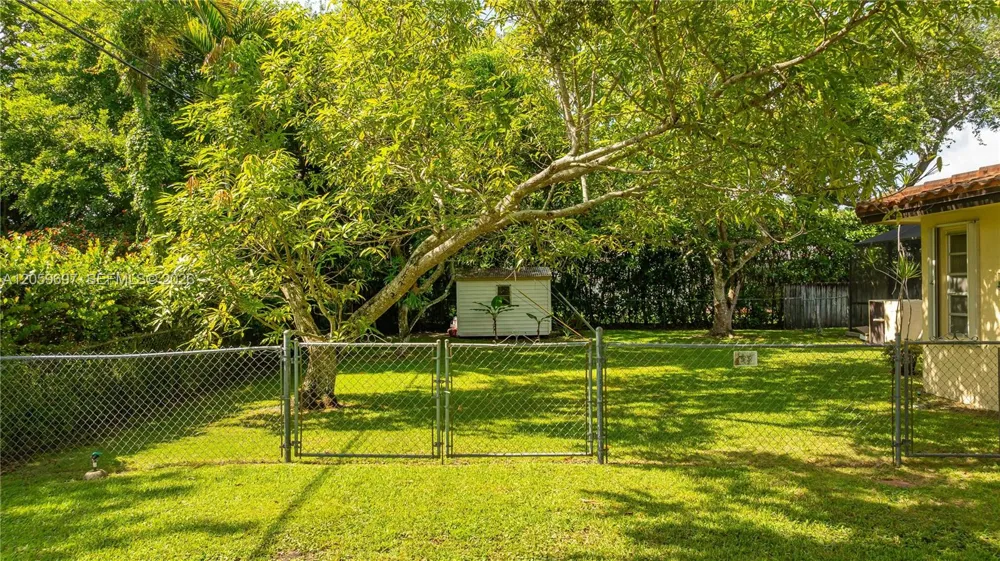 8520 SW 119 Street Unincorporated Dade County, FL 33156