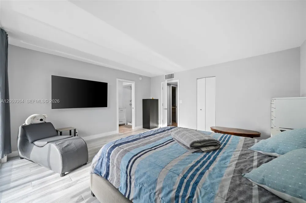 613 NE 26th Ave #613 Hallandale Beach, FL 33009