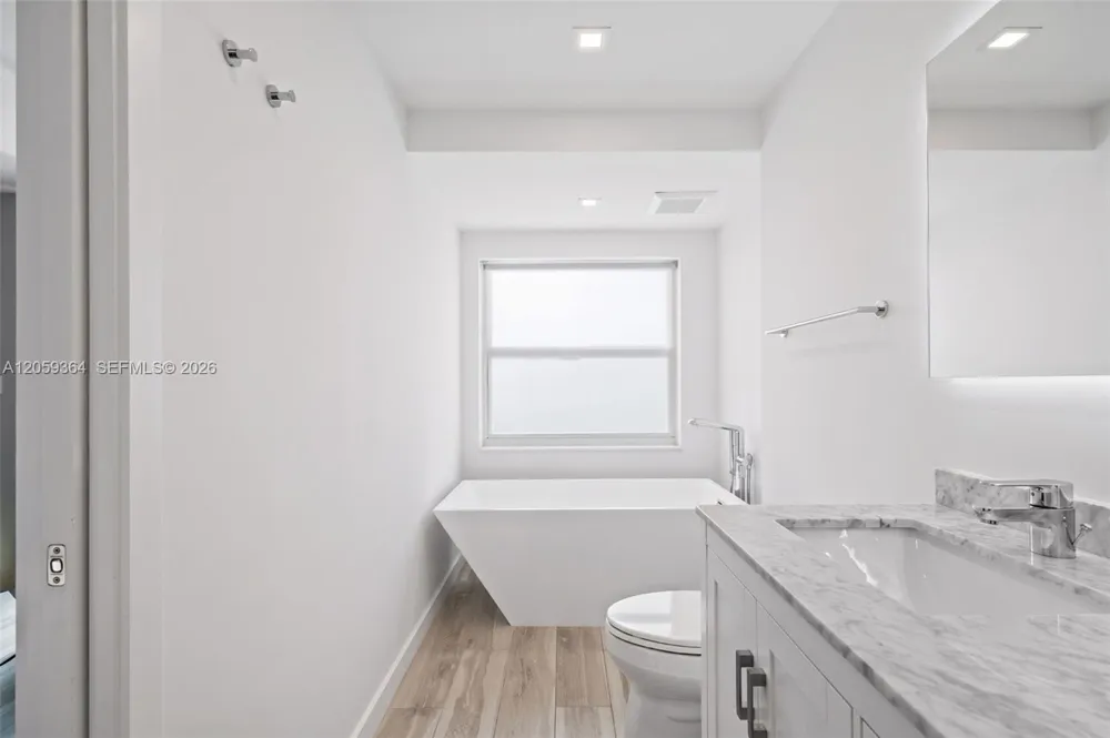 613 NE 26th Ave #613 Hallandale Beach, FL 33009