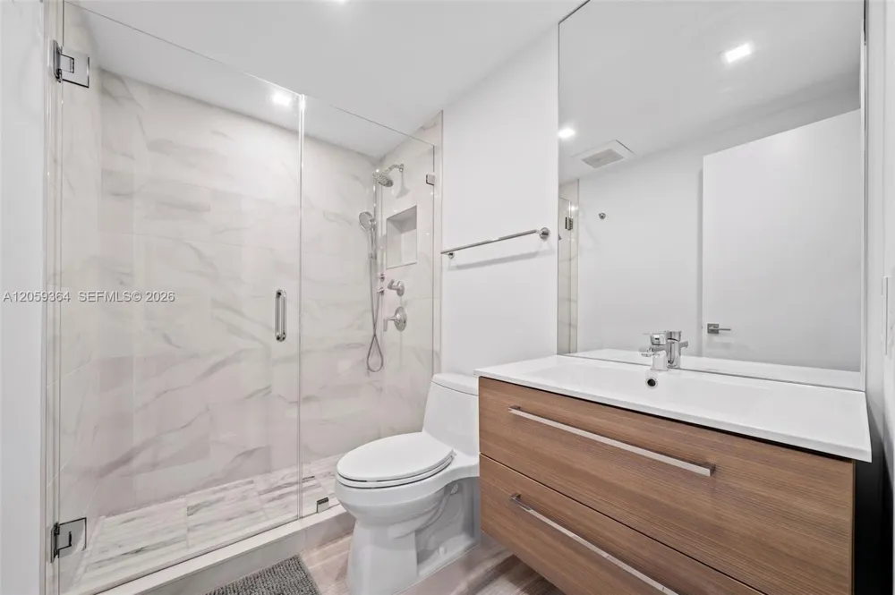 613 NE 26th Ave #613 Hallandale Beach, FL 33009