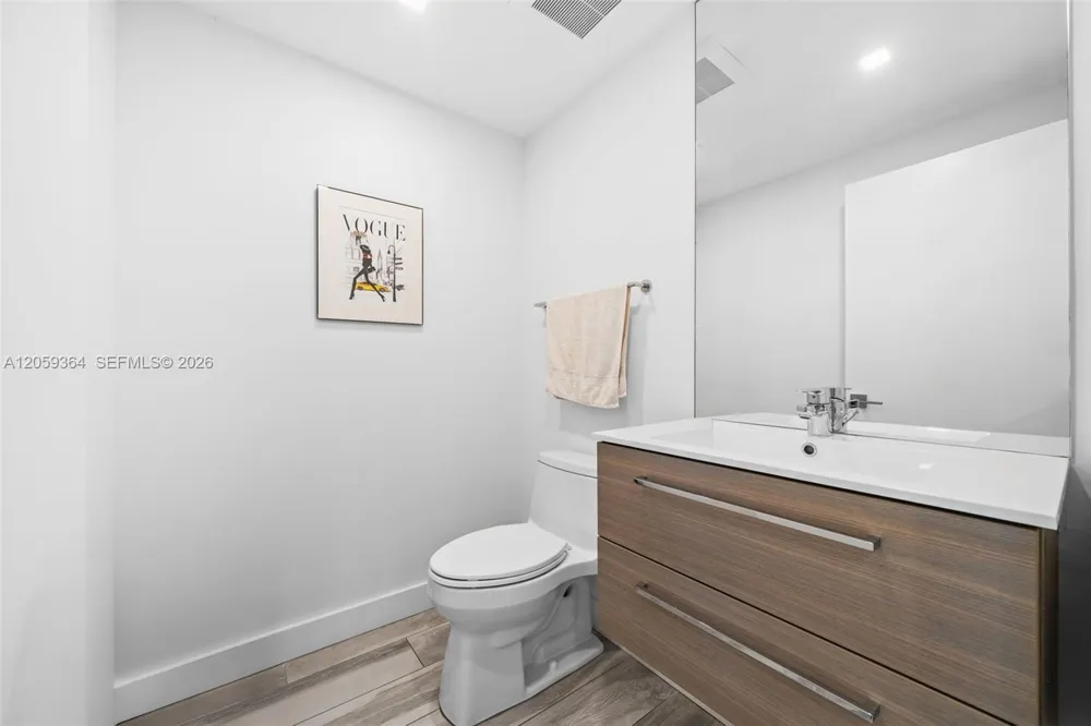 613 NE 26th Ave #613 Hallandale Beach, FL 33009