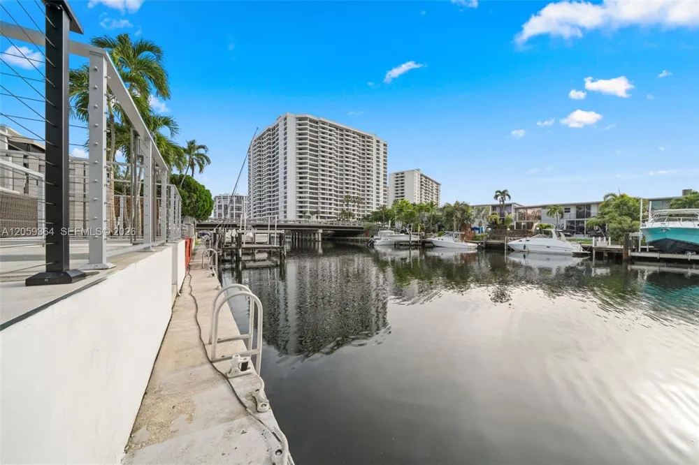 613 NE 26th Ave #613 Hallandale Beach, FL 33009