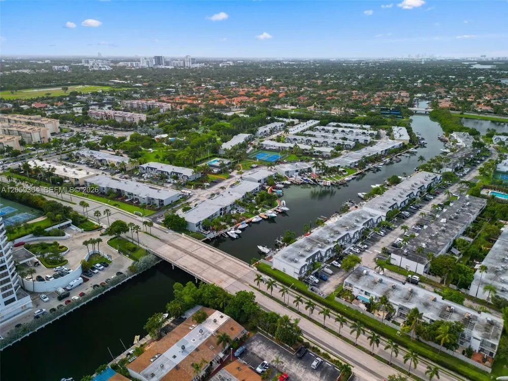 613 NE 26th Ave #613 Hallandale Beach, FL 33009