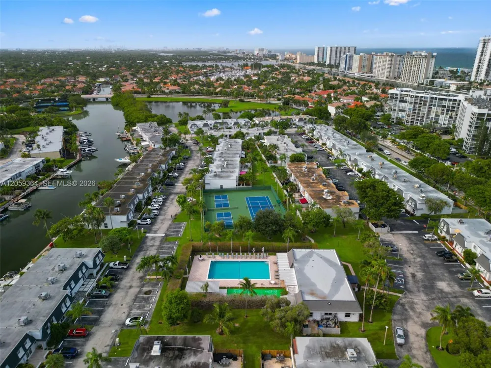 613 NE 26th Ave #613 Hallandale Beach, FL 33009
