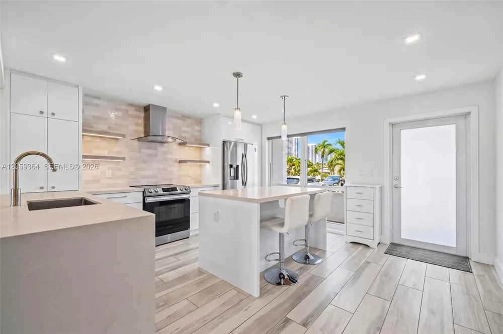 613 NE 26th Ave #613 Hallandale Beach, FL 33009
