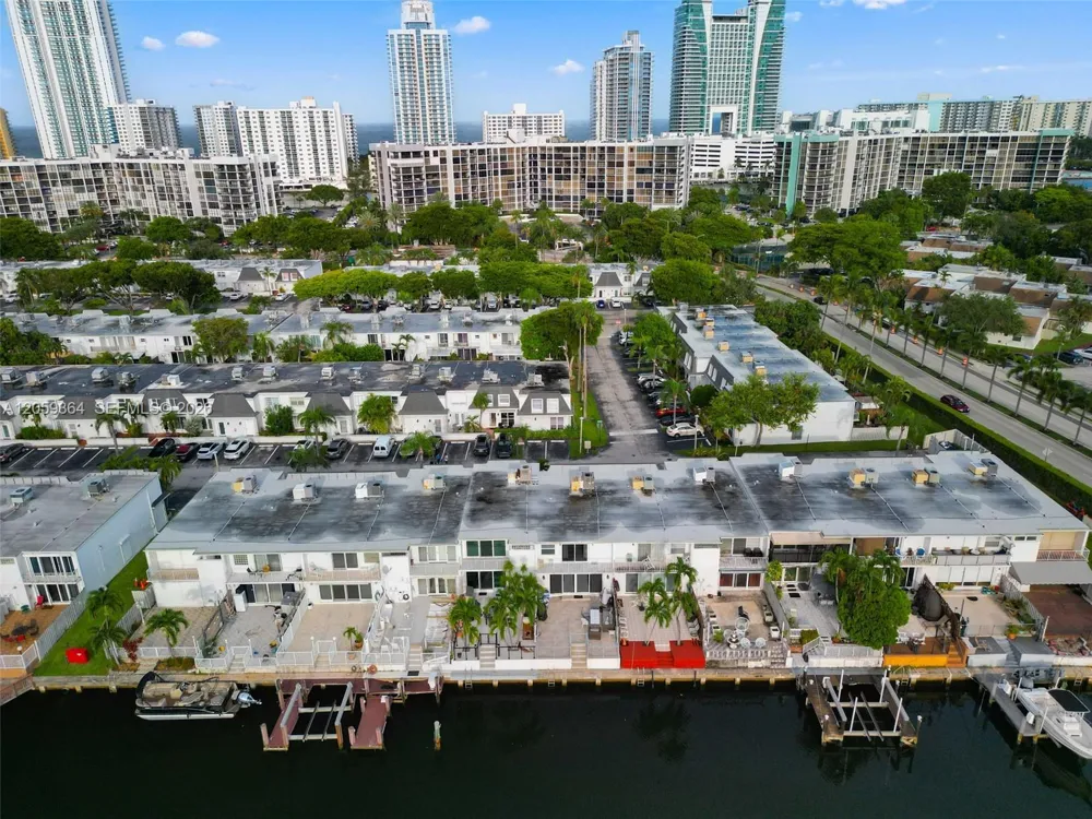 613 NE 26th Ave #613 Hallandale Beach, FL 33009