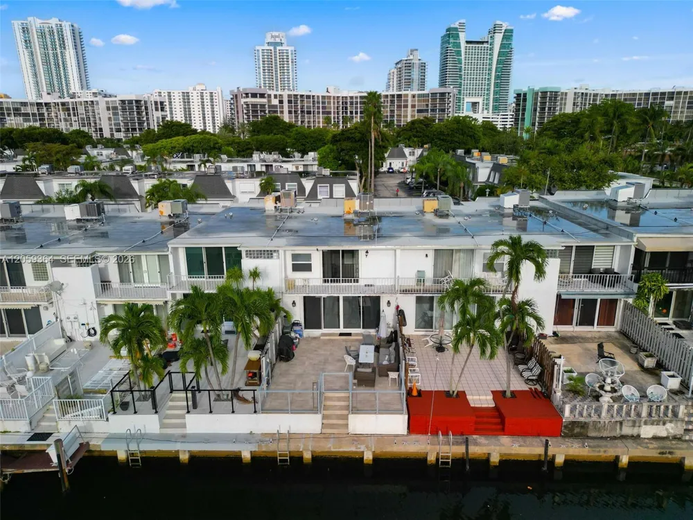 613 NE 26th Ave #613 Hallandale Beach, FL 33009