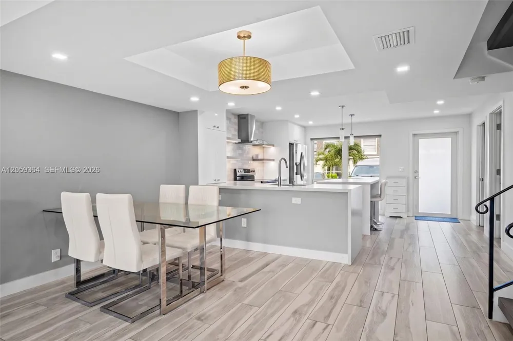 613 NE 26th Ave #613 Hallandale Beach, FL 33009