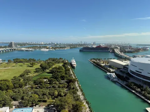 900 Biscayne Boulevard #2807